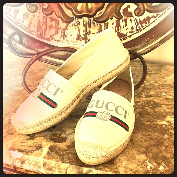 NWT πππβGUCCI SLIP ONSβ πππ - Picture 2 of 11